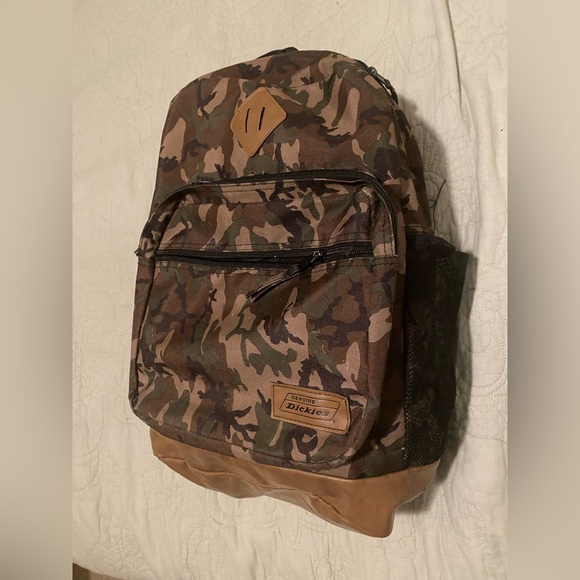 ❌❌SOLD❌❌Dickies backpack - Picture 2 of 2